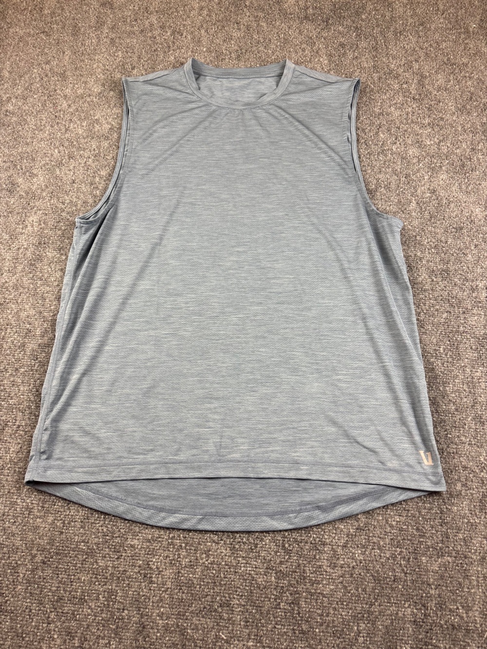 VUORI Men’s Heathered Blue Sleeveless athletic tank shirt size: Large